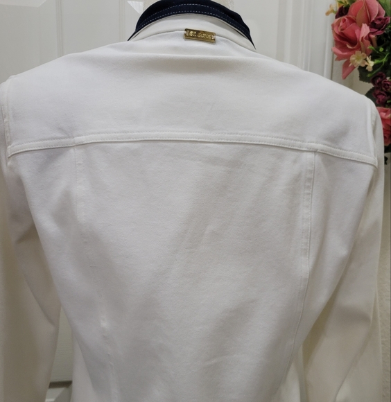 Jacket - Picture 10 of 15